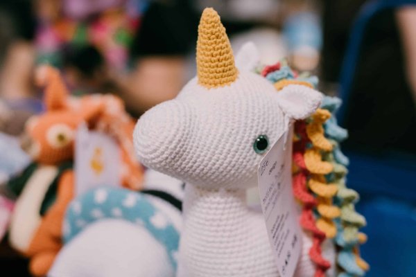 5 raisons surprenantes pour offrir une peluche licorne à un adulte