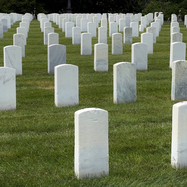 Obtenez des plaques funéraires personnalisées pour vos évènements