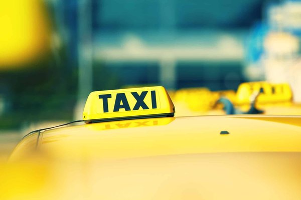 Astuces pour repérer un taxi à Bordeaux.